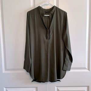 Ann Taylor Tunic -- Size L